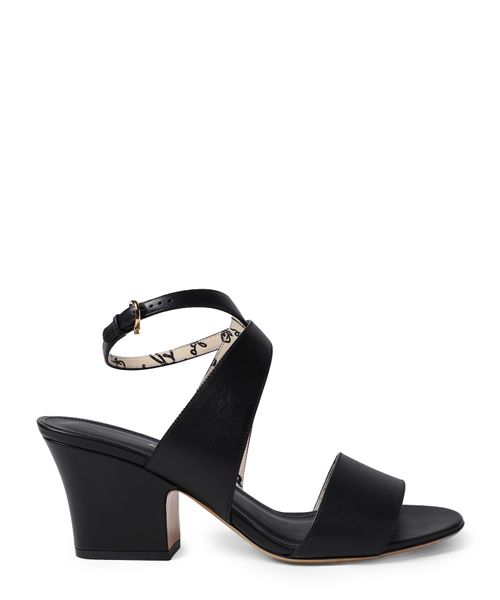 Sandals with adjustable buckle closure | Premium Outlet